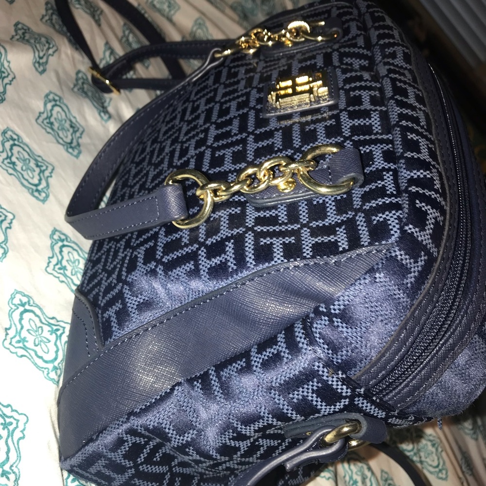 Tommy Hilfiger handbag - Picture 3 of 3